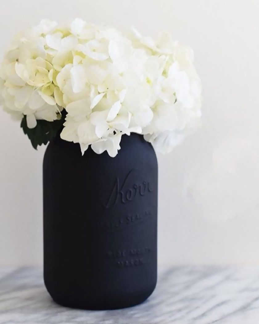 diy bocal peint noir mat vase