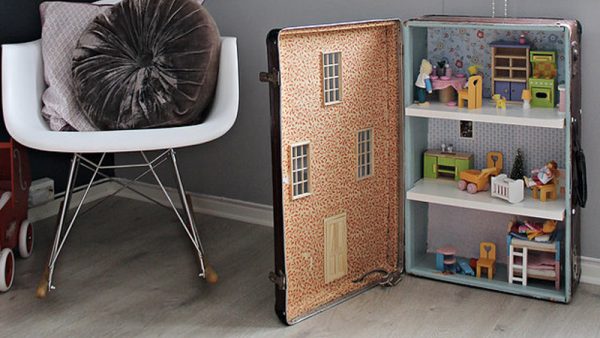 Une maison de poupée DIY | Shake My Blog