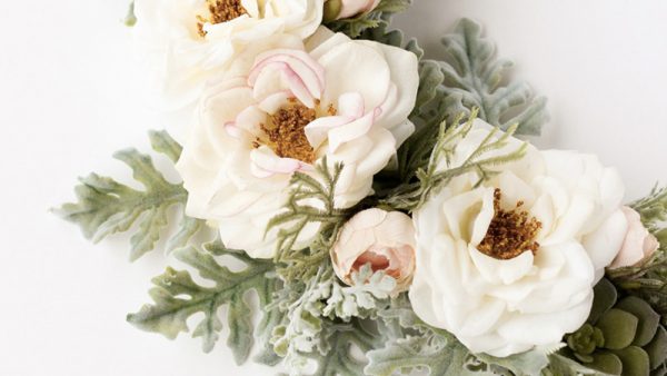 10 couronnes et guirlandes de fleurs pour décorer vos murs shake my blog