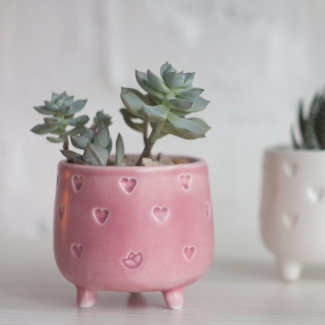 etsy happy flowers ceramics suspension plante pot pied coeur rose