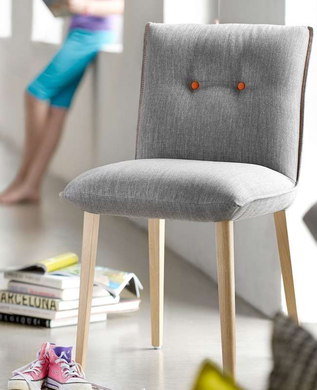 chaise 4 pieds tissu scandinave
