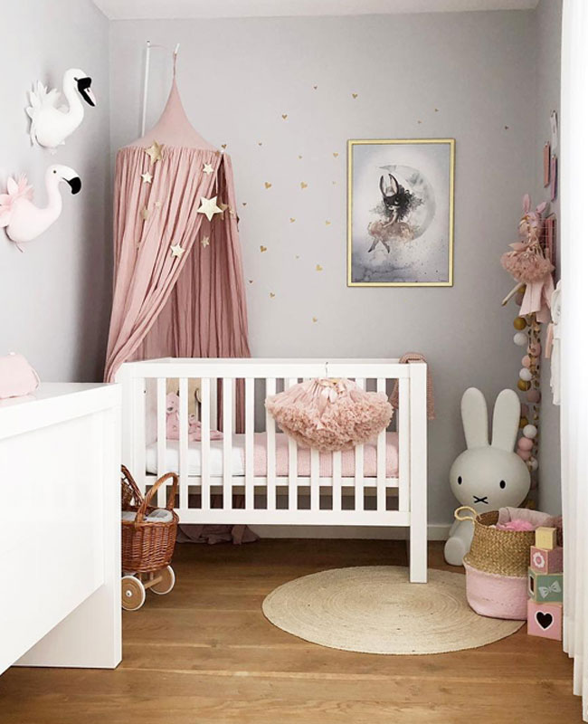 Une déco rose dans la chambre de bébé | Shake My Blog