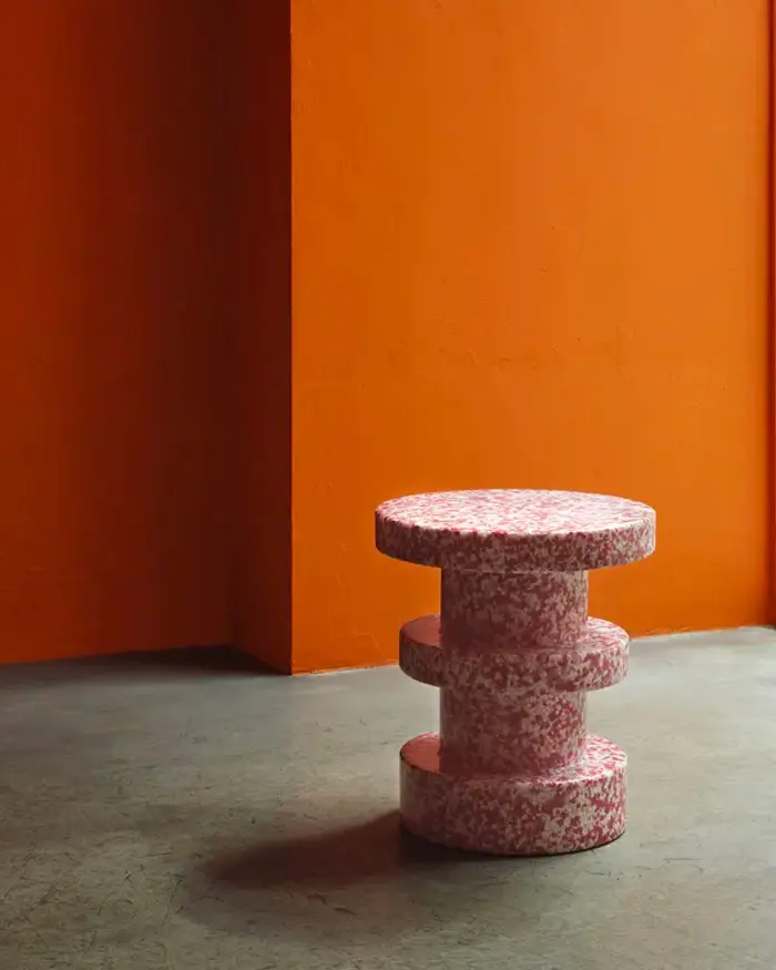 table appoint rouge terrazzo