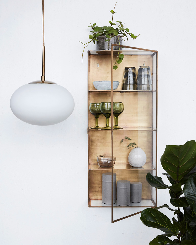 vitrine murale doree