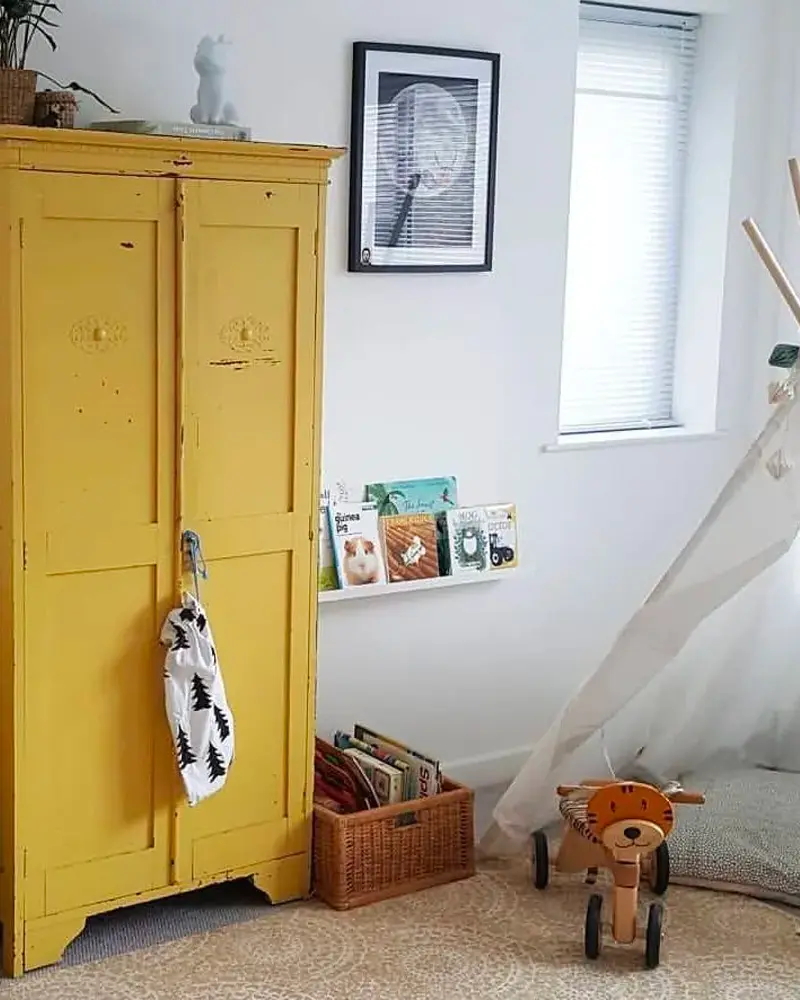 armoire parisienne jaune deco chambre enfant