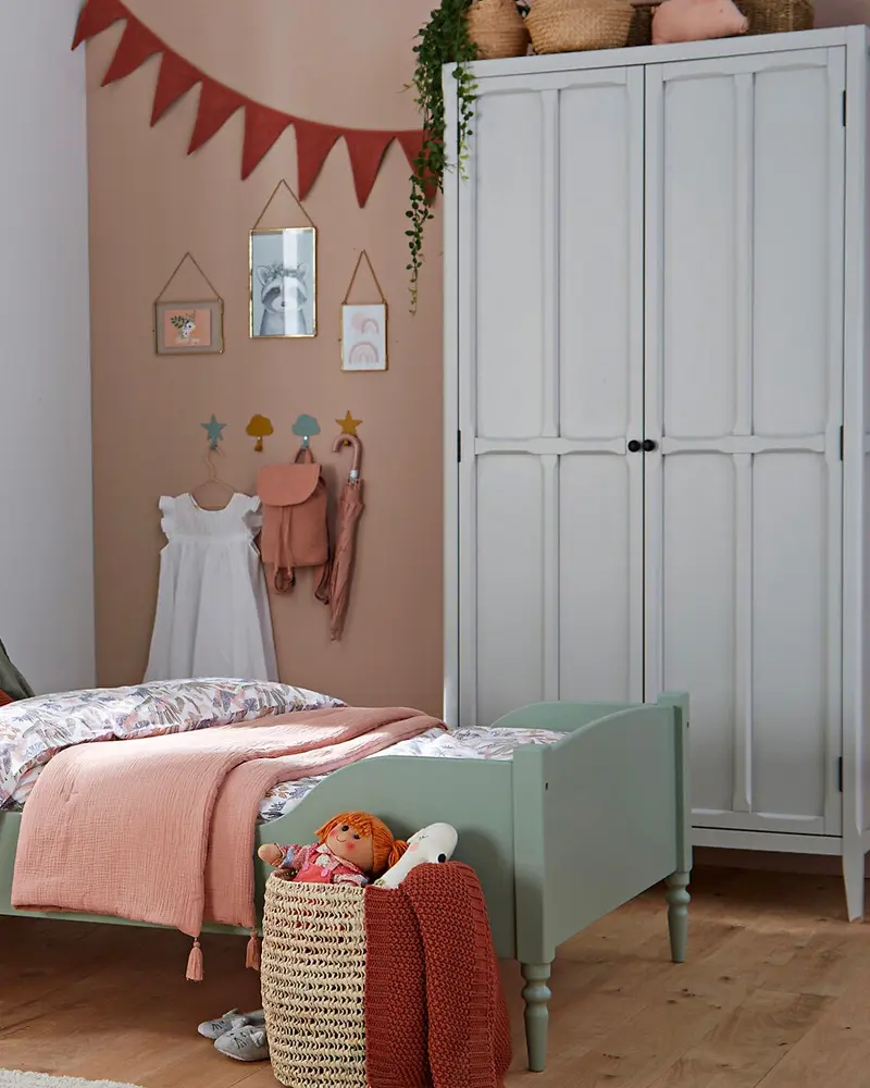 armoire parisienne grise