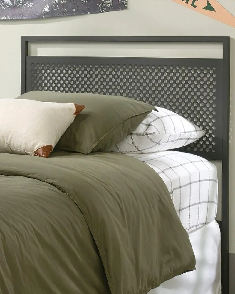 deco chambre lit metal perfore