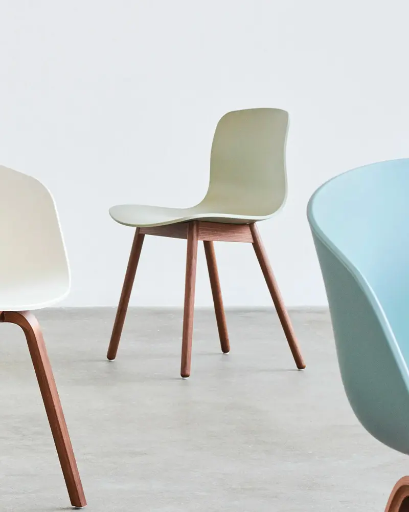 chaise moderne vert pastel