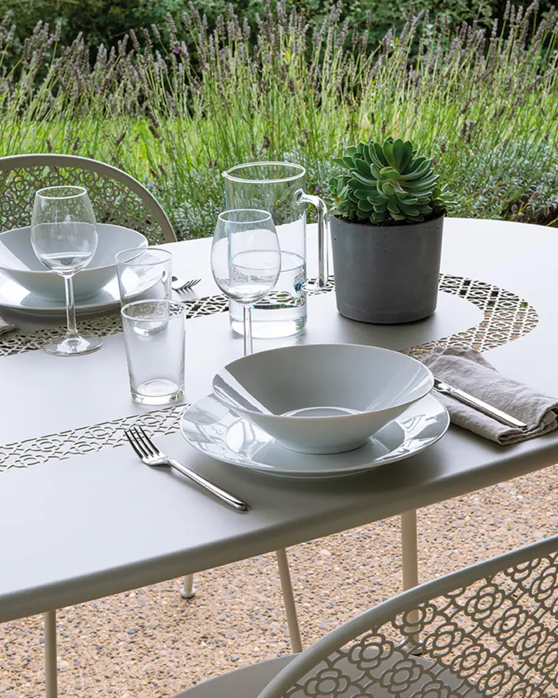 table jardin metal perfore