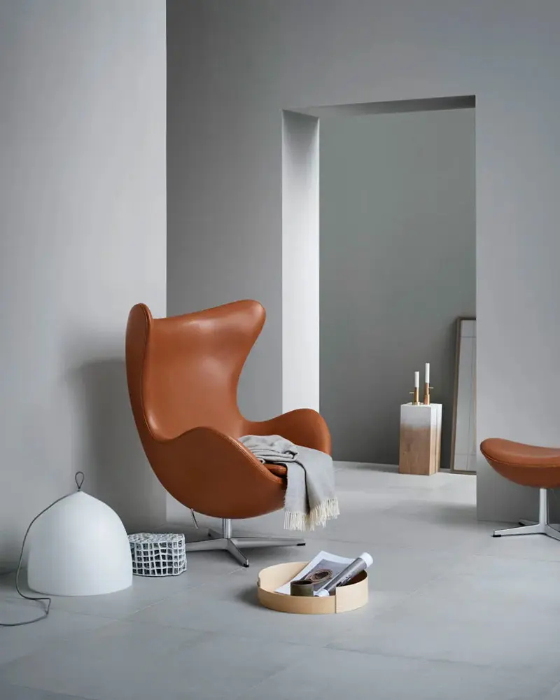 deco scandinave minimalisme fauteuil egg cuir marron