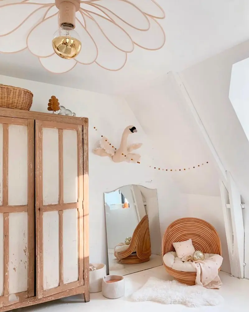 deco salon armoire parisienne vintage