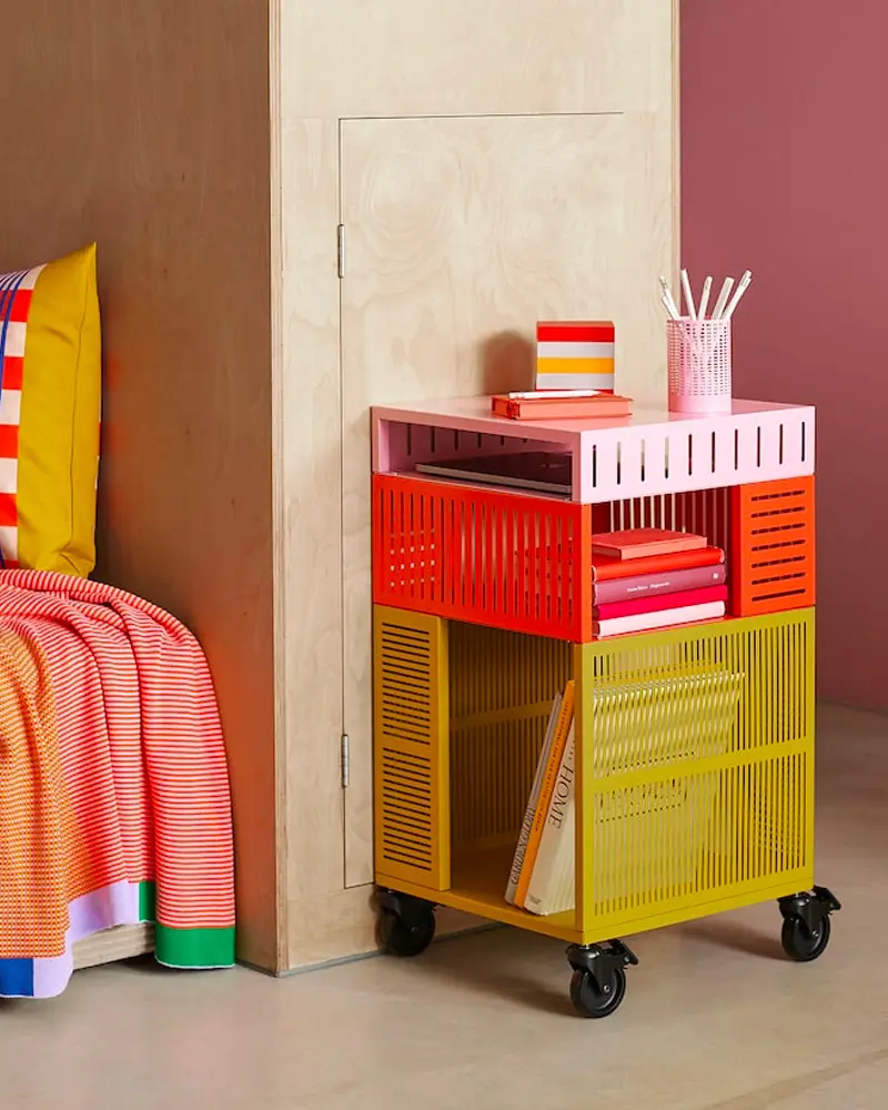 deco salon meuble rangement metal perfore colore