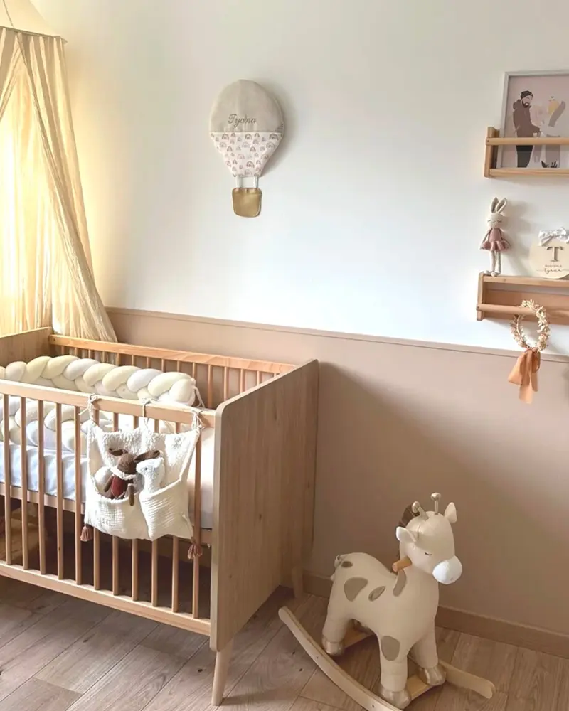 deco chambre bebe soubassement beige