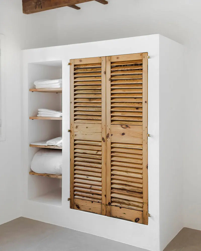 fermer placard porte persienne