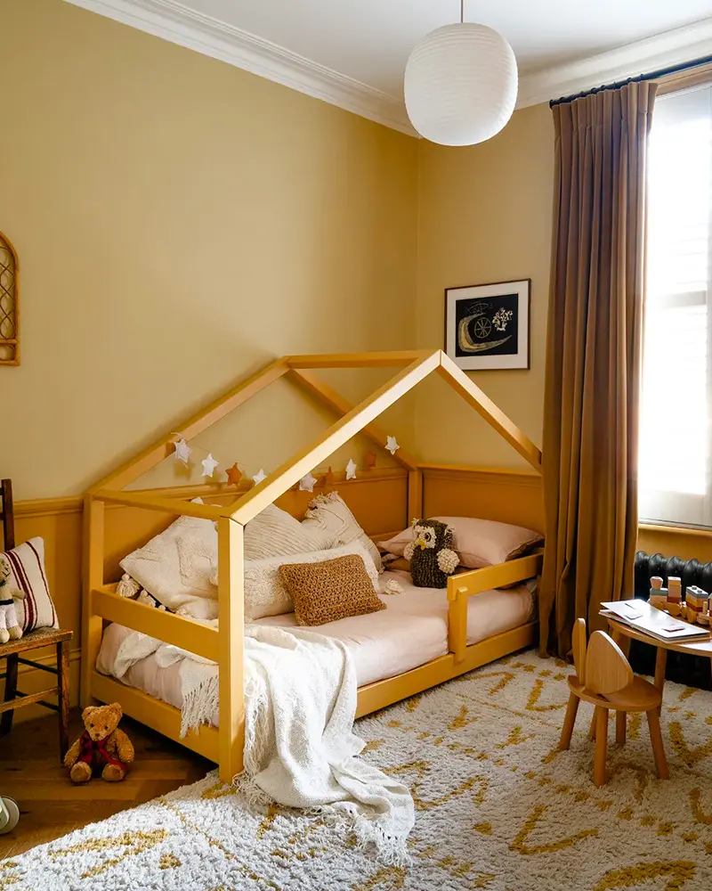 deco chambre enfant lit cabane jaune