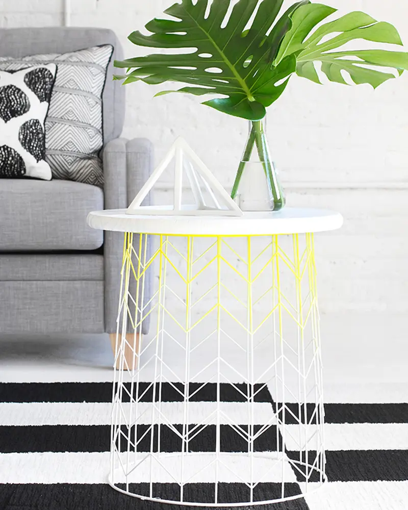 table appoint panier peint diy