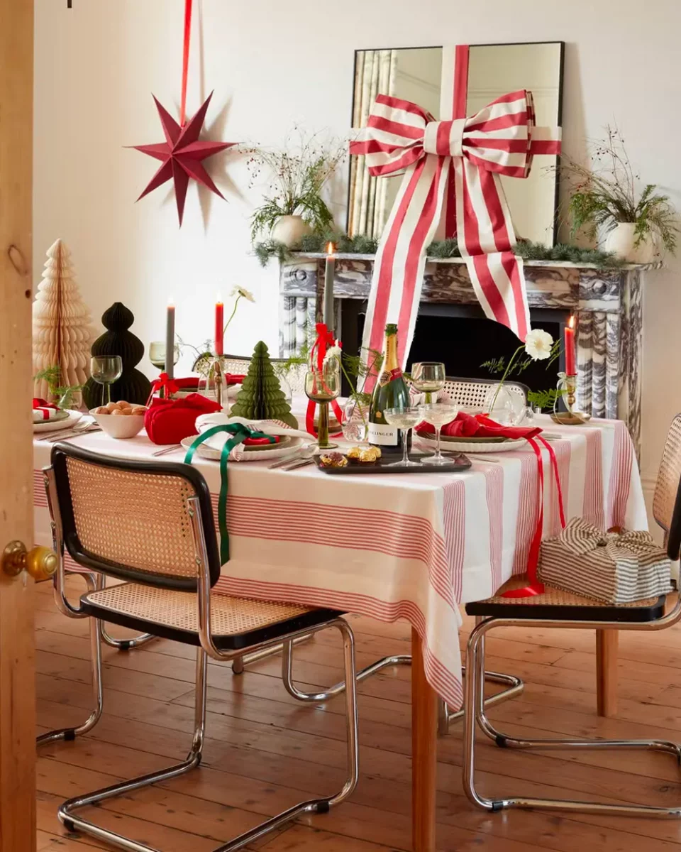 deco salle a manger noel rouge