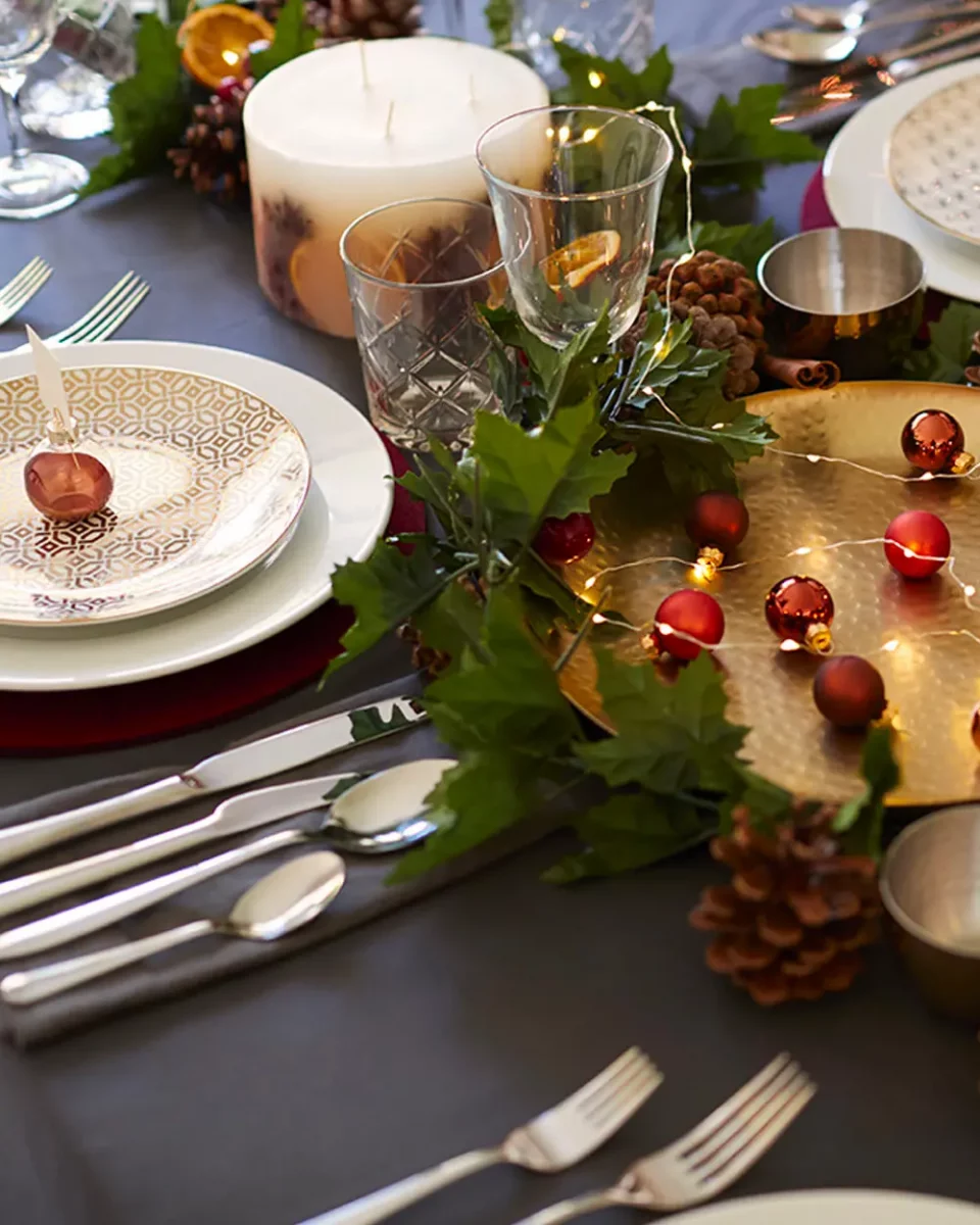 deco table noel moderne dore noir