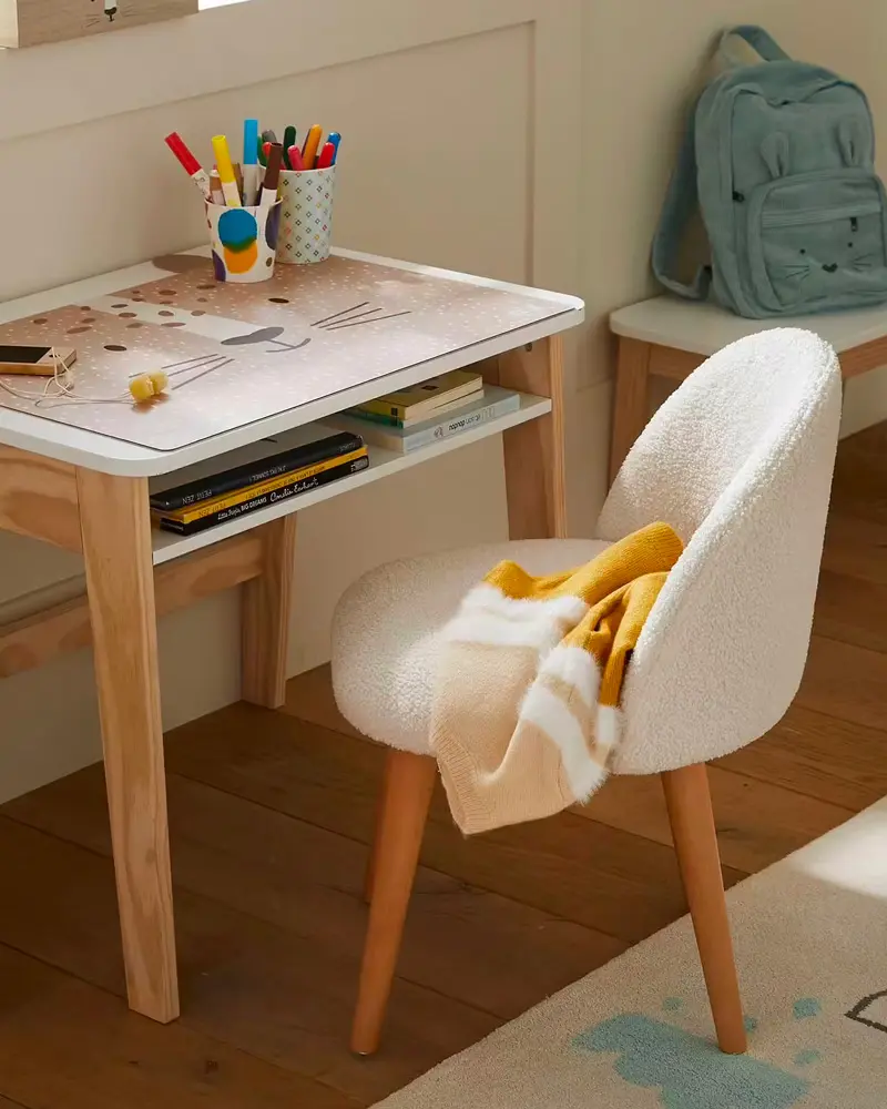 deco chambre enfant chaise fausse fourrure