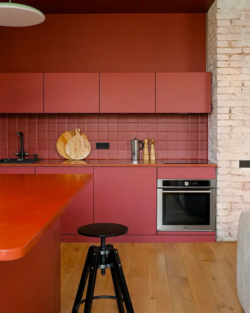 deco appartement minimaliste rouge noir cuisine