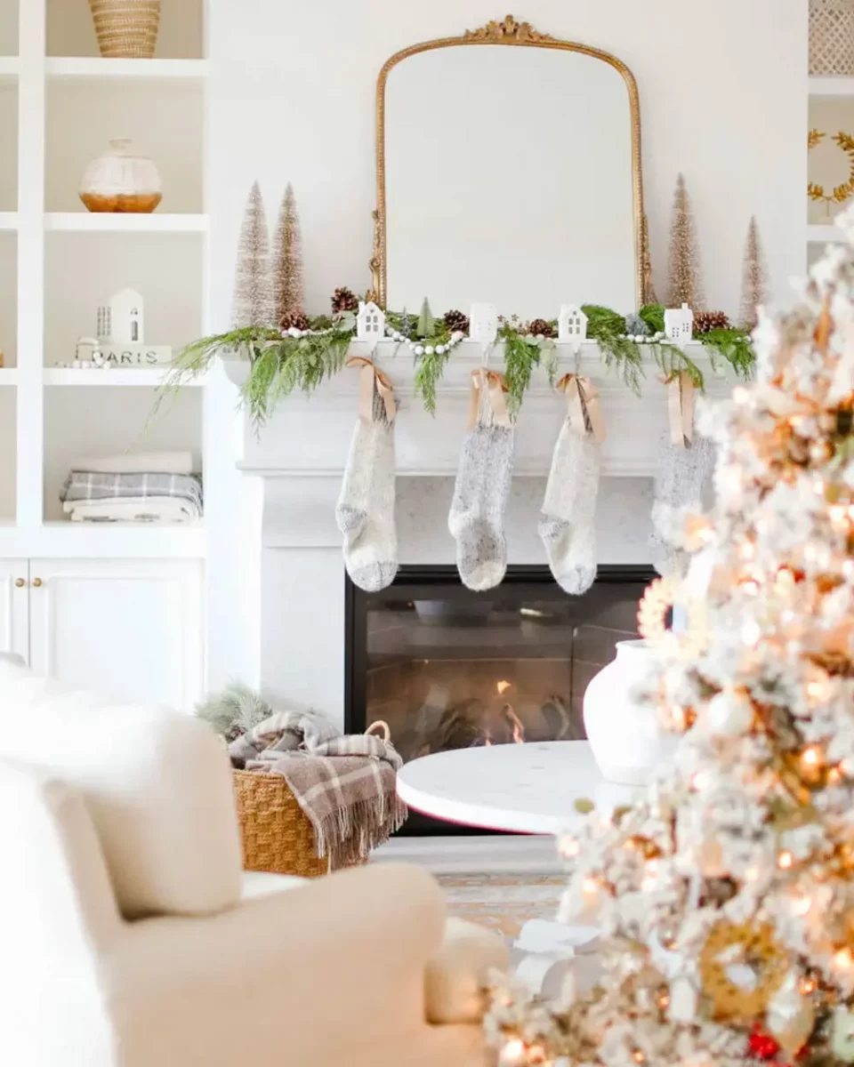 deco cheminee noel blanc dore