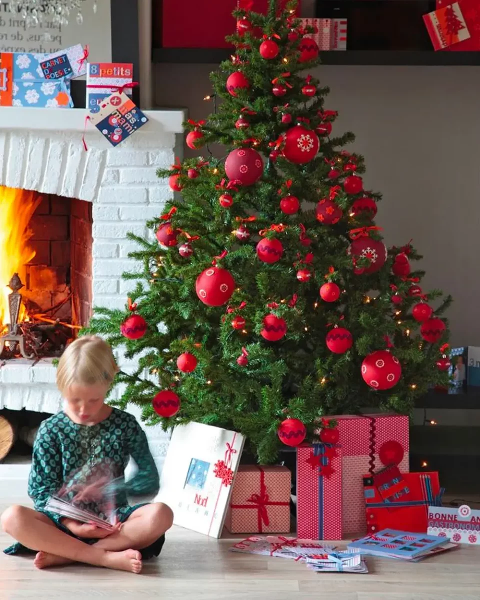 deco sapin noel rouge