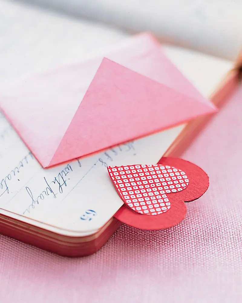 marque page papier diy coeur saint valentin