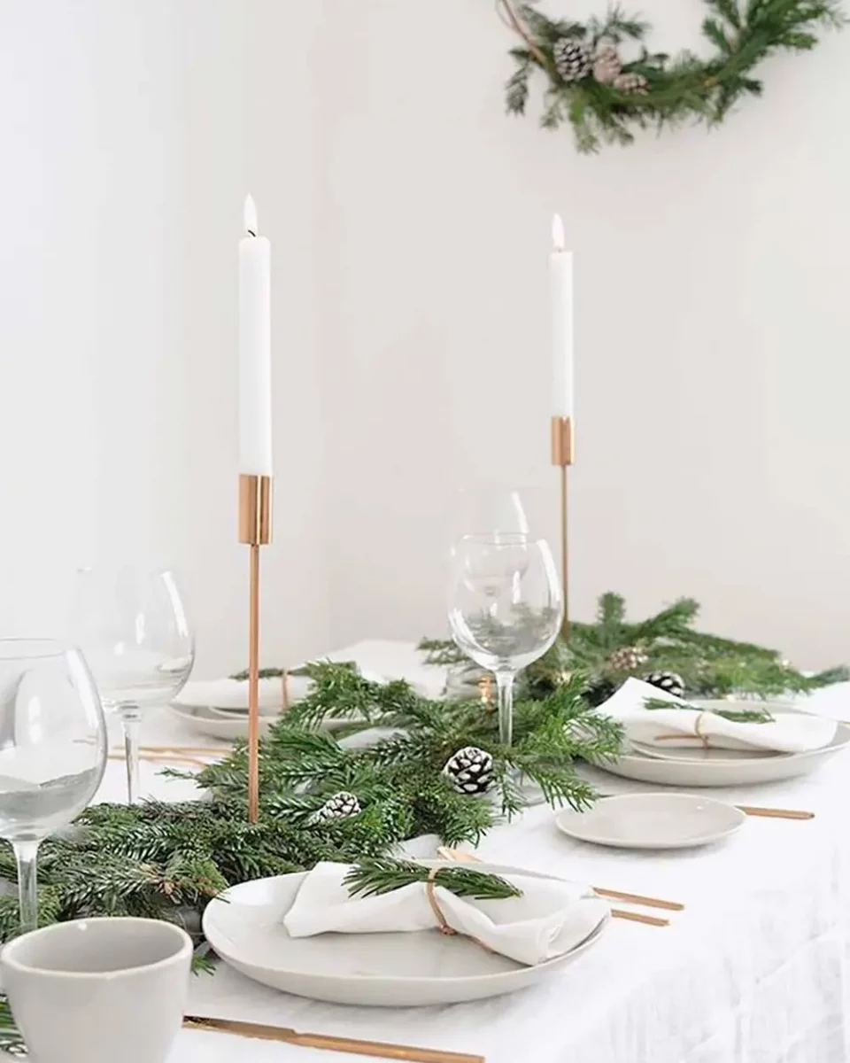 deco table noel moderne blanc vert dore