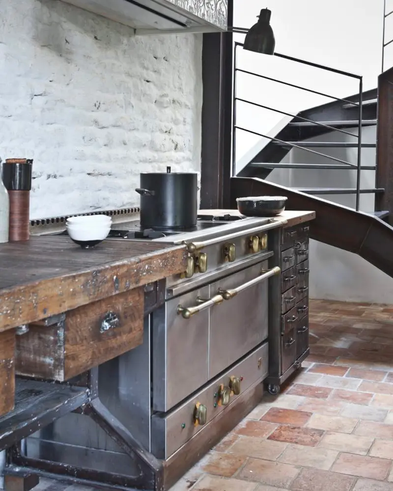 deco cuisine industrielle sol terre cuite