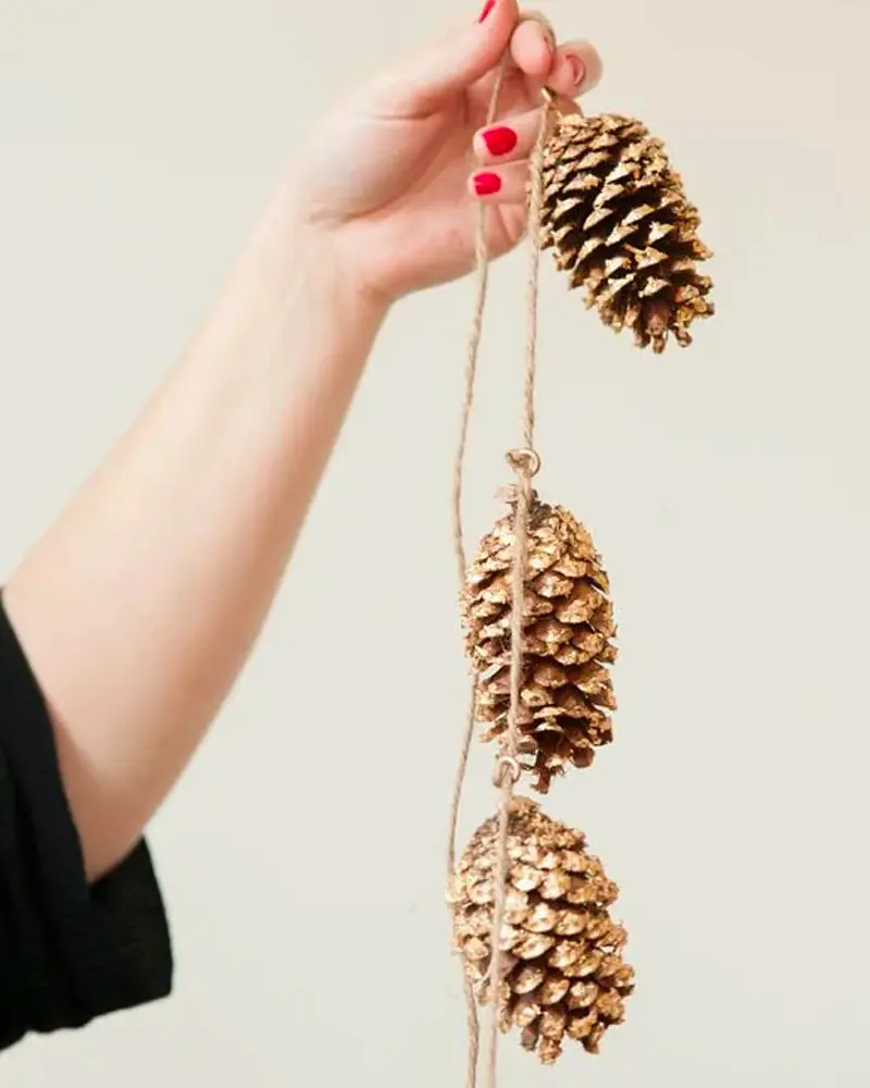 guirlande de noel diy pomme de pin