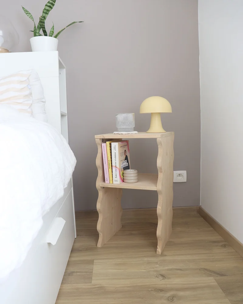 table de nuit aux formes ondulées diy la chambre