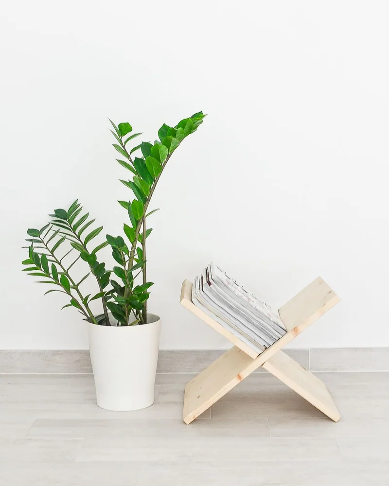 porte magazine a poser bois diy