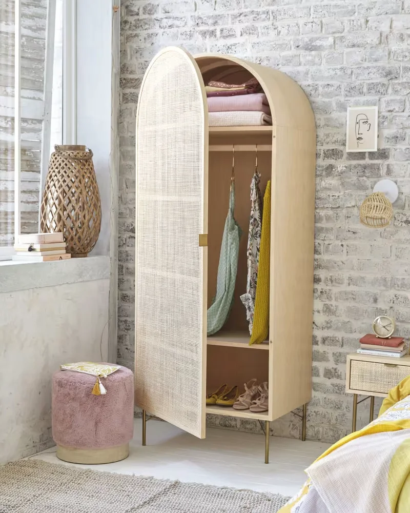 armoire en cannage forme arche Maisons du Monde