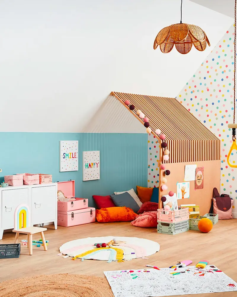 deco salle de jeux enfant coloree