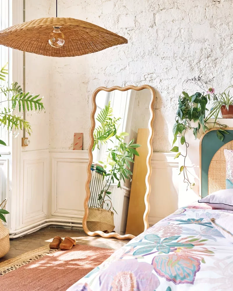 Grand miroir ondulé en bois Maisons du Monde