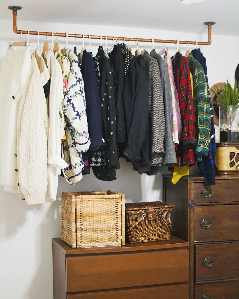 penderie suspendue diy cuivre plafond