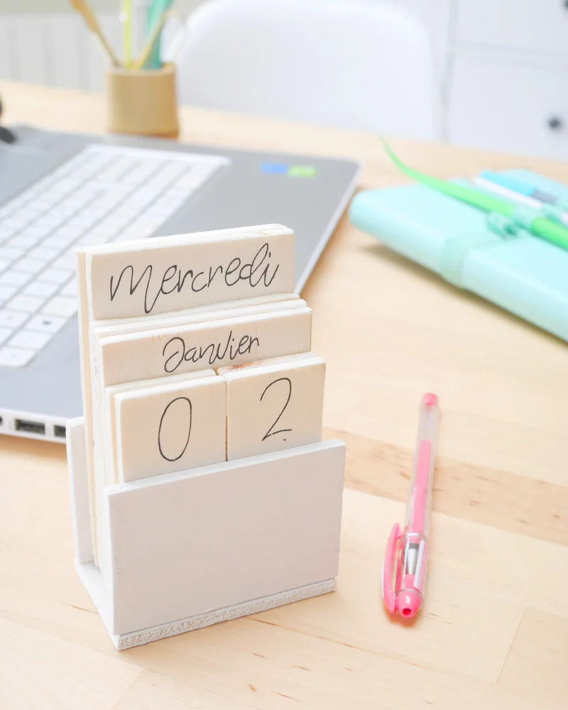 calendrier perpetuel bois balsa diy