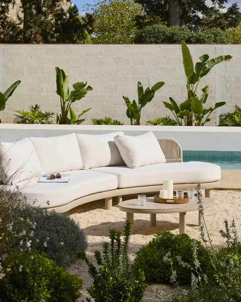 salon de jardin arrondi beige