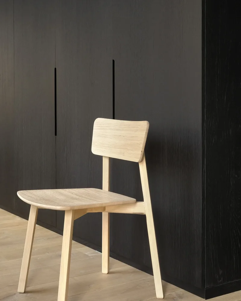 Chaise en bois clair moderne madeindesign.com