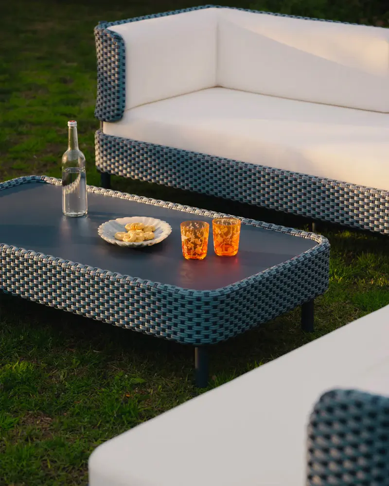 table basse jardin resine bleu