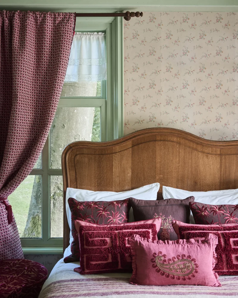 Coussin à motifs colorés rose Westwing