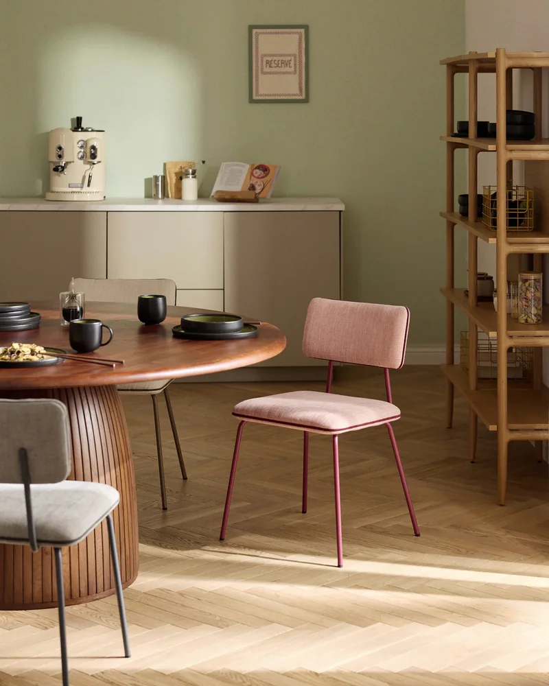 Chaise en tissu rose et bordeaux Westwing