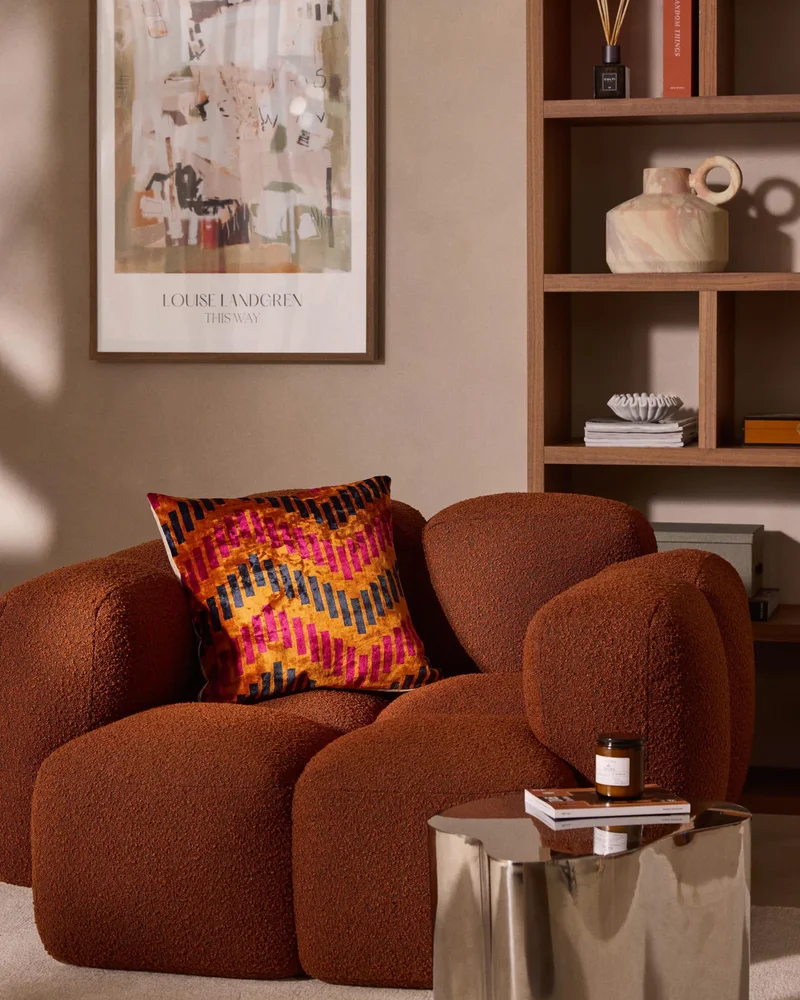 Coussin à motifs colorés en velours Westwing