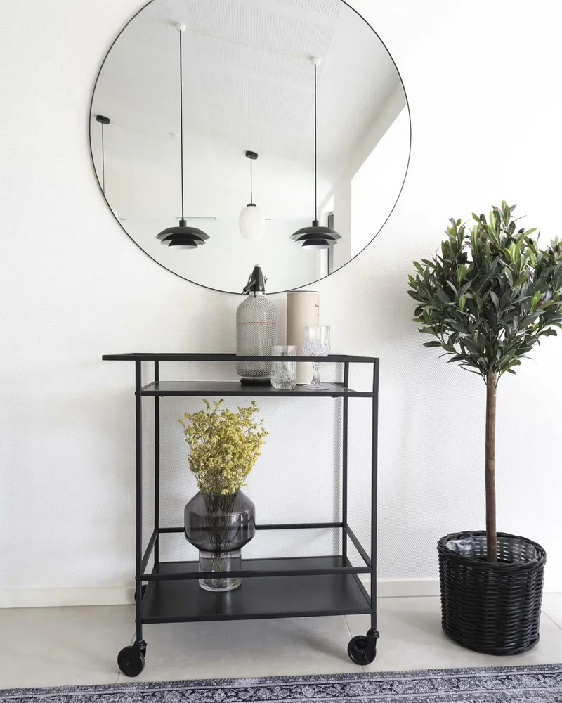Desserte à roulettes en métal noir Westwing