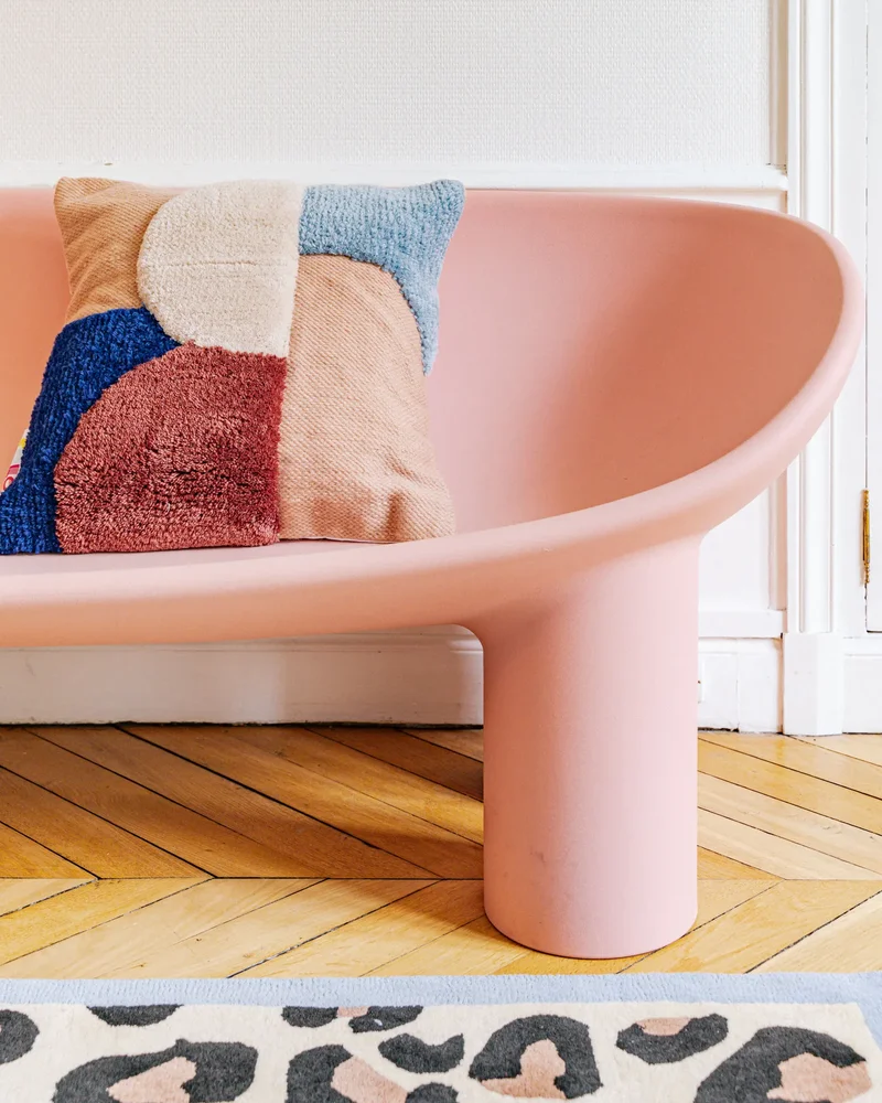 Coussin à motifs colorés rose et bleu madeindesign.com