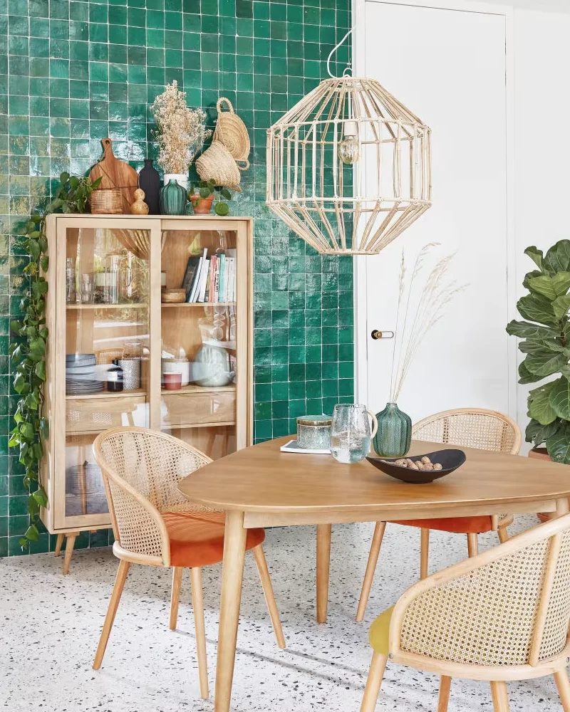 Chaise en velours et cannage Maisons du Monde