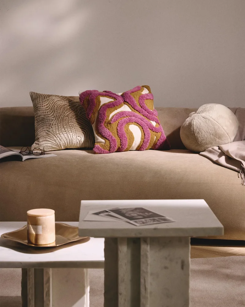 Coussin tufté à motifs colorés Westwing