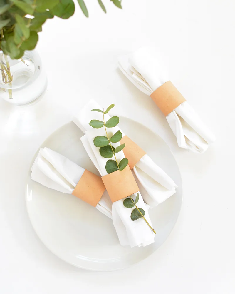 rond de serviette ruban cuir diy