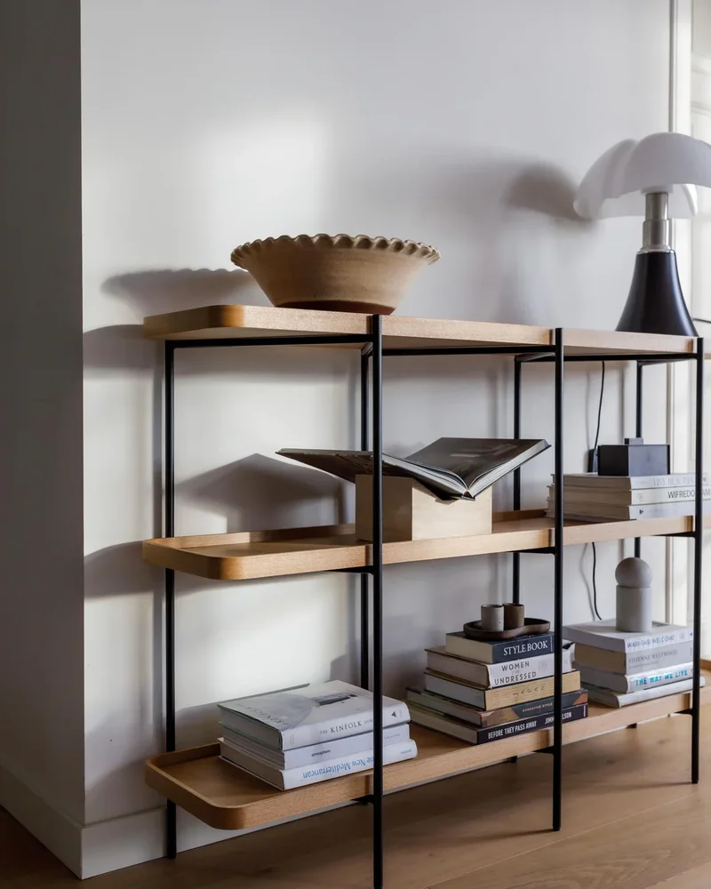 Bibliothèque industrielle moderne basse Westwing