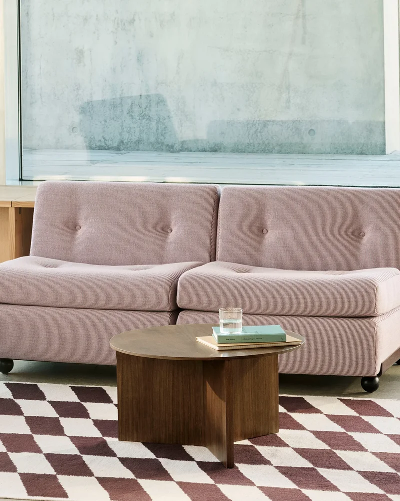 Canapé rose moderne madeindesign.com